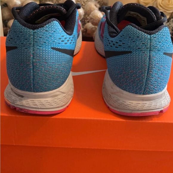 Nike |  Women’s Air Zoom Pegasus 32 Size 7 1/2 - Picture 4 of 6